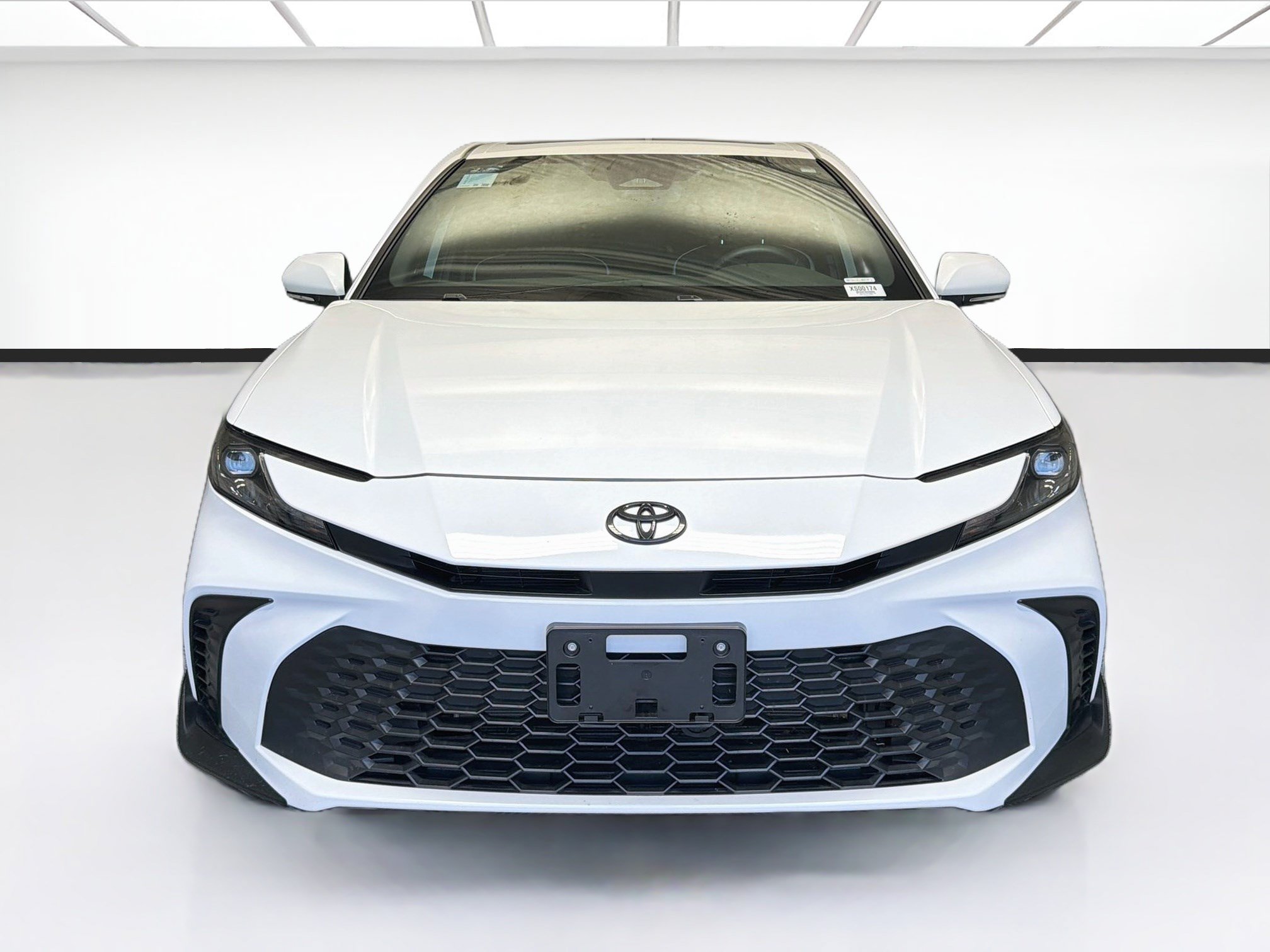 Used 2025 Toyota Camry SE w/ Multimedia Upgrade Package FWD image 2