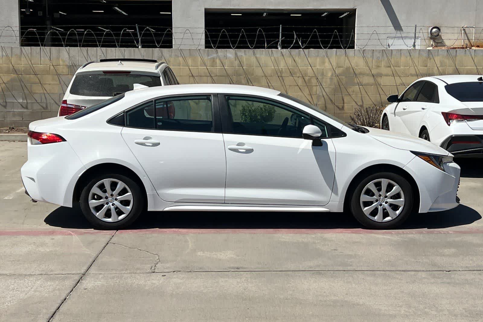 Used 2025 Toyota Corolla LE FWD image 9