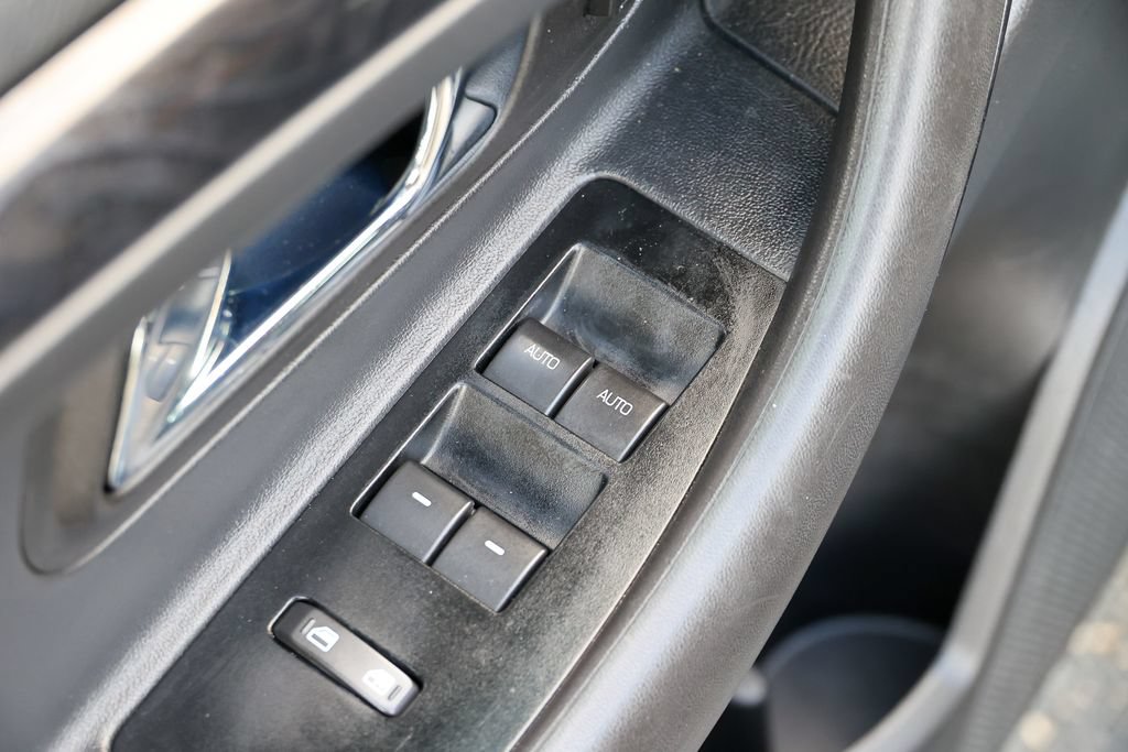 Used 2012 Ford Taurus Limited FWD image 5