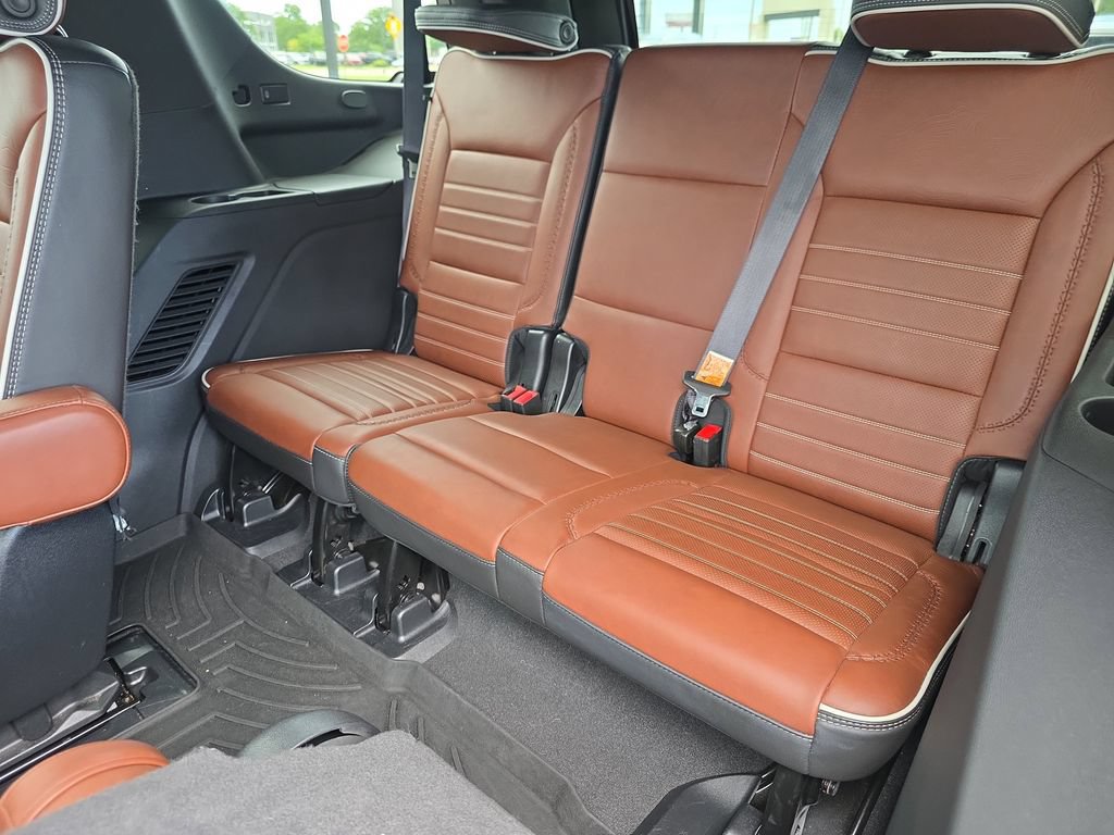 Used 2023 GMC Yukon Denali Ultimate AWD/4WD image 34