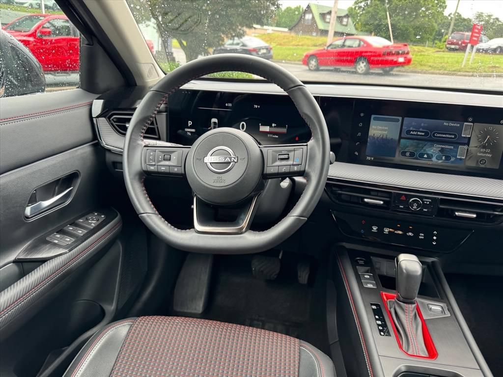 Certified 2025 Nissan Kicks SR FWD image 12