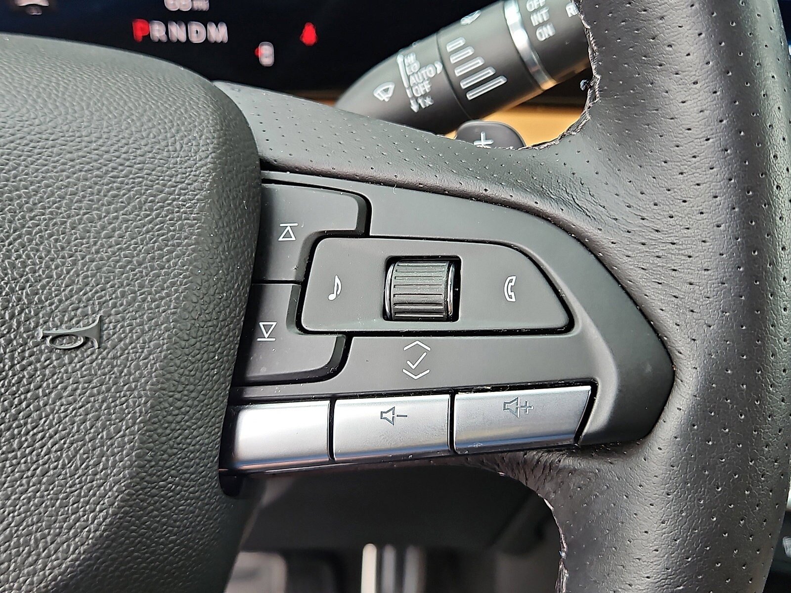 Certified 2025 Cadillac XT4 Sport FWD image 17
