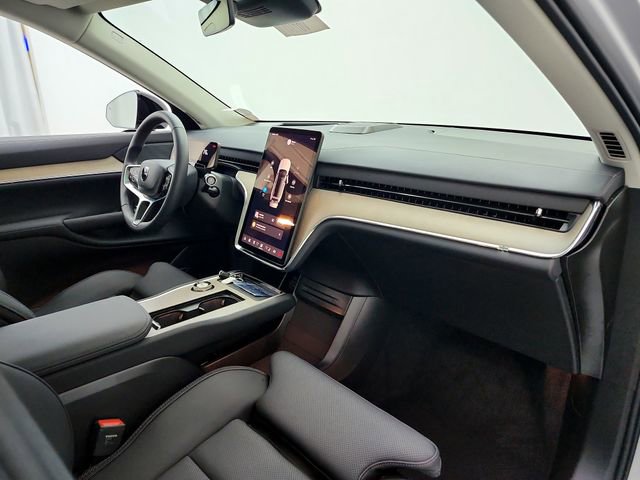 New 2025 Volvo EX90 Plus w/ Protection Package Premier image 18