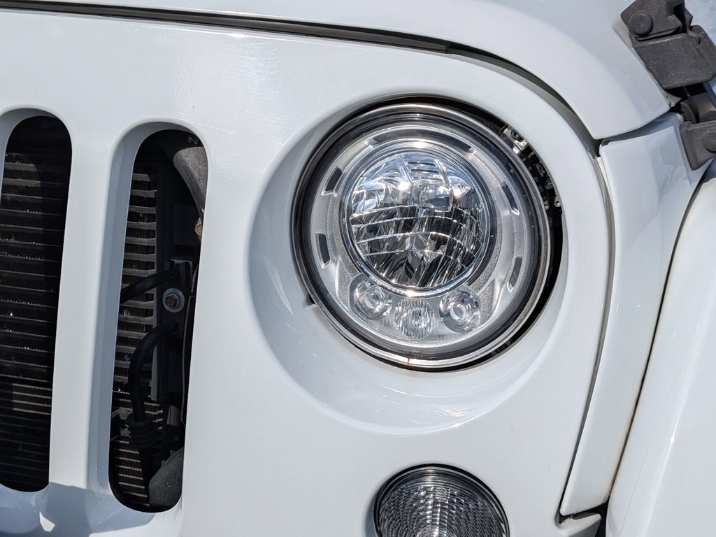 Used 2017 Jeep Wrangler Unlimited Sahara image 10