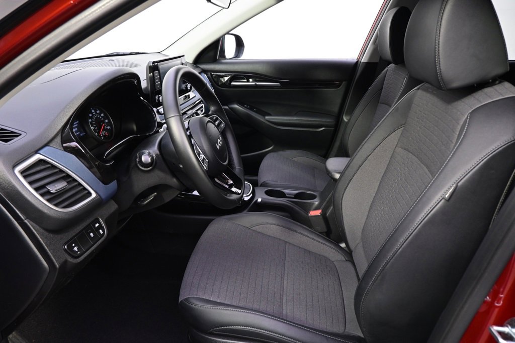 Used 2023 Kia Seltos S image 13