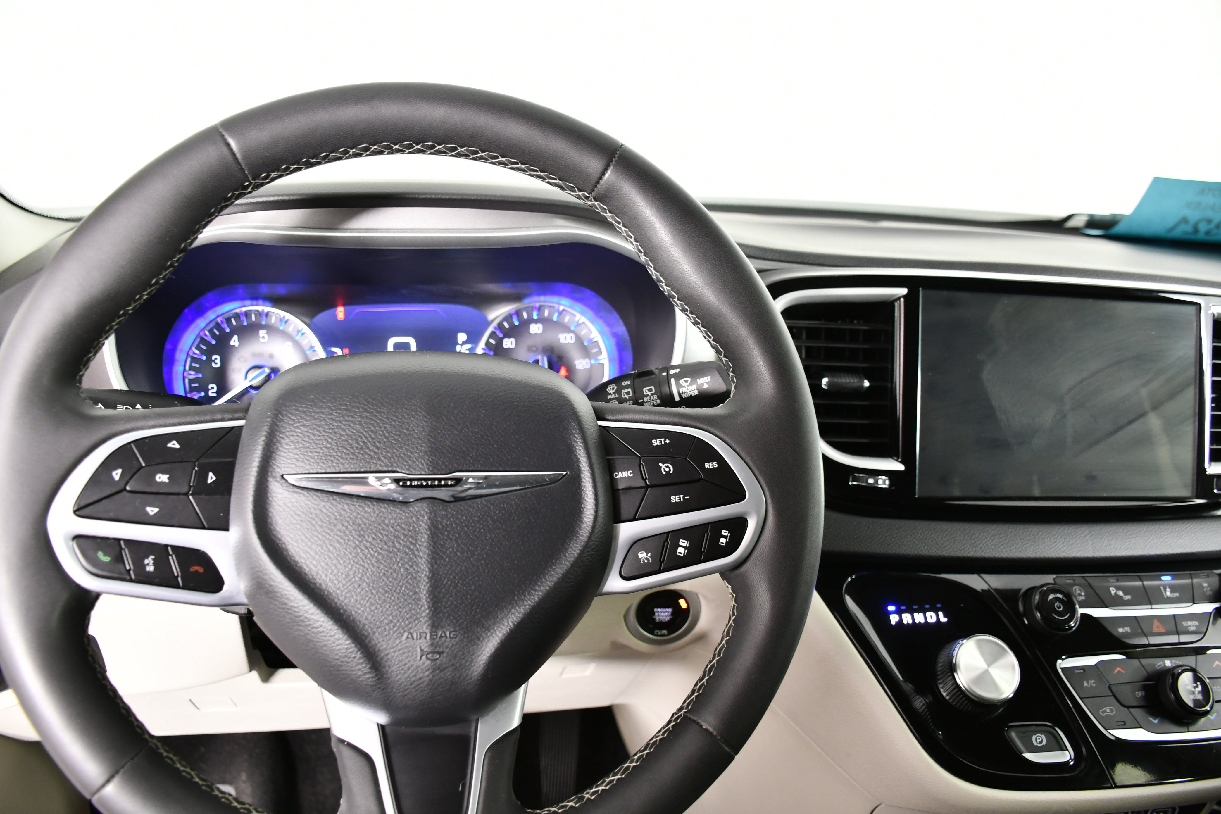 Used 2024 Chrysler Pacifica Touring-L image 16