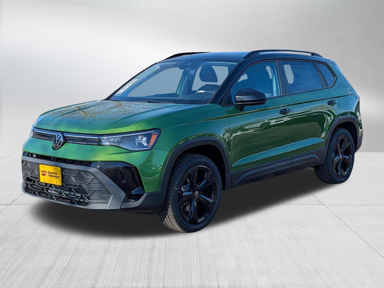 New 2026 Volkswagen Taos SE AWD/4WD image 2