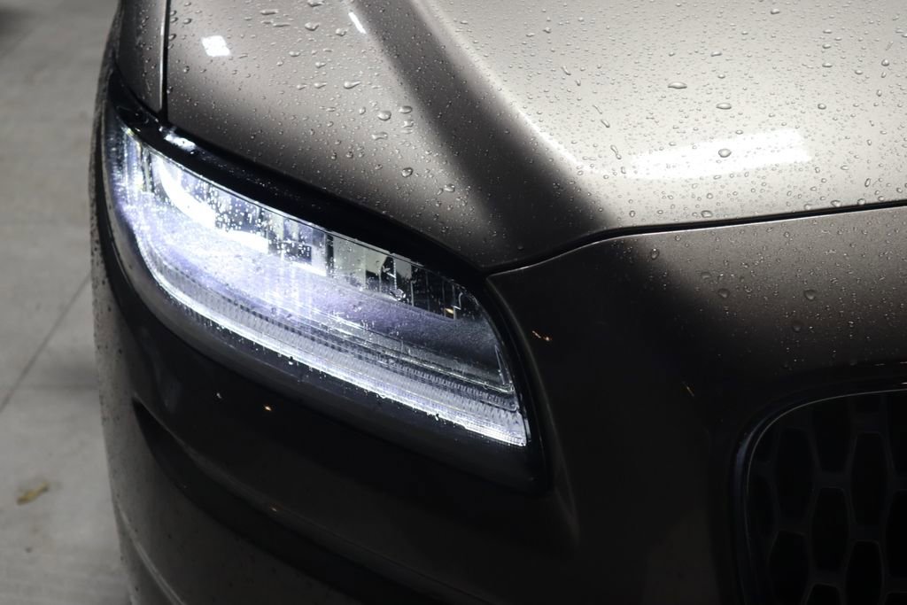 Used 2021 Lincoln Nautilus Reserve image 30