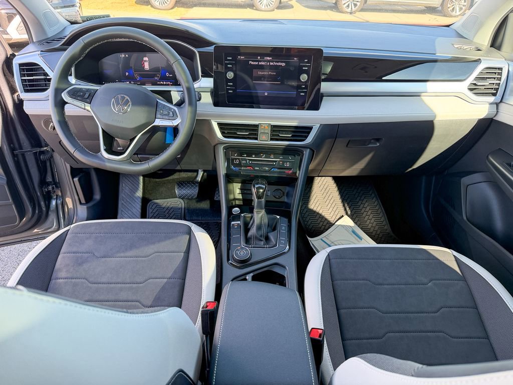 New 2026 Volkswagen Taos SE image 24