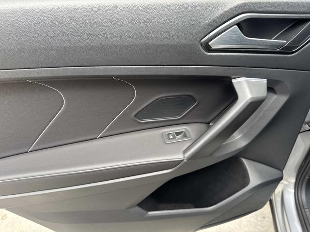 Certified 2023 Volkswagen Tiguan SE R-Line FWD image 9