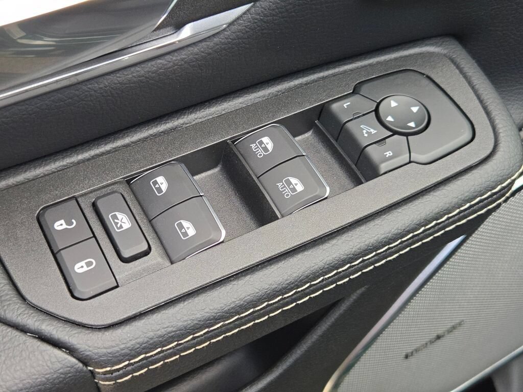 New 2027 RAM 1500 Laramie w/ Advanced Safety Group II AWD/4WD image 19