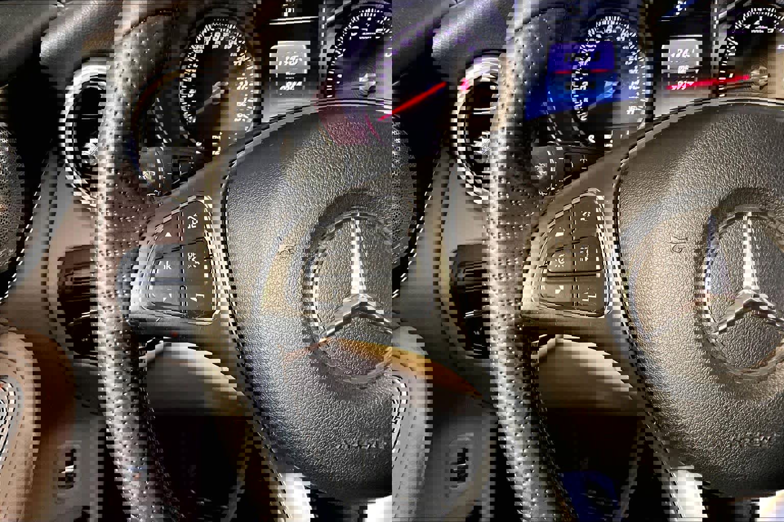 Used 2017 Mercedes-Benz GLC 300 4MATIC image 24