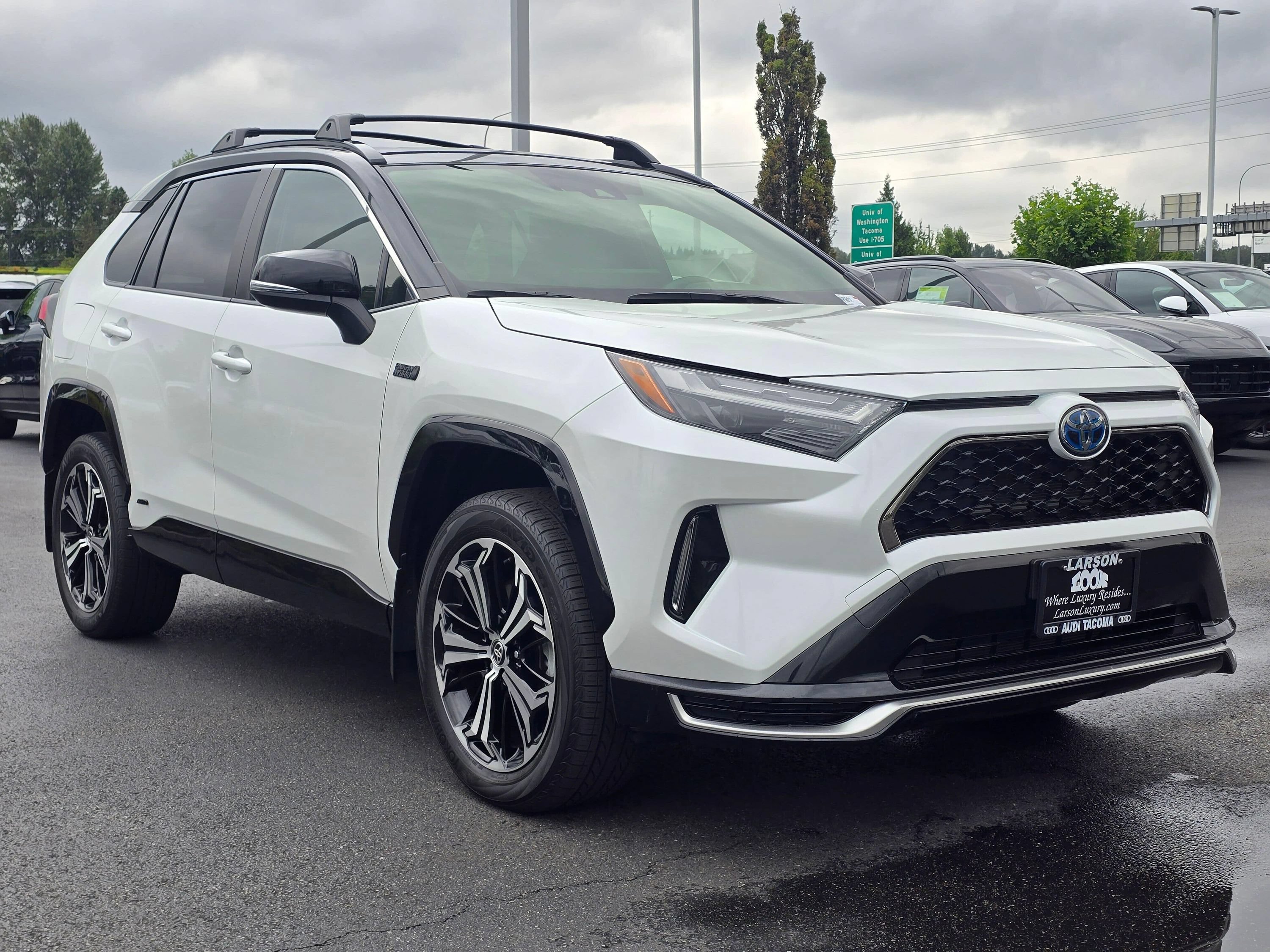 Used 2023 Toyota RAV4 XSE w/ Weather Package AWD/4WD image 7