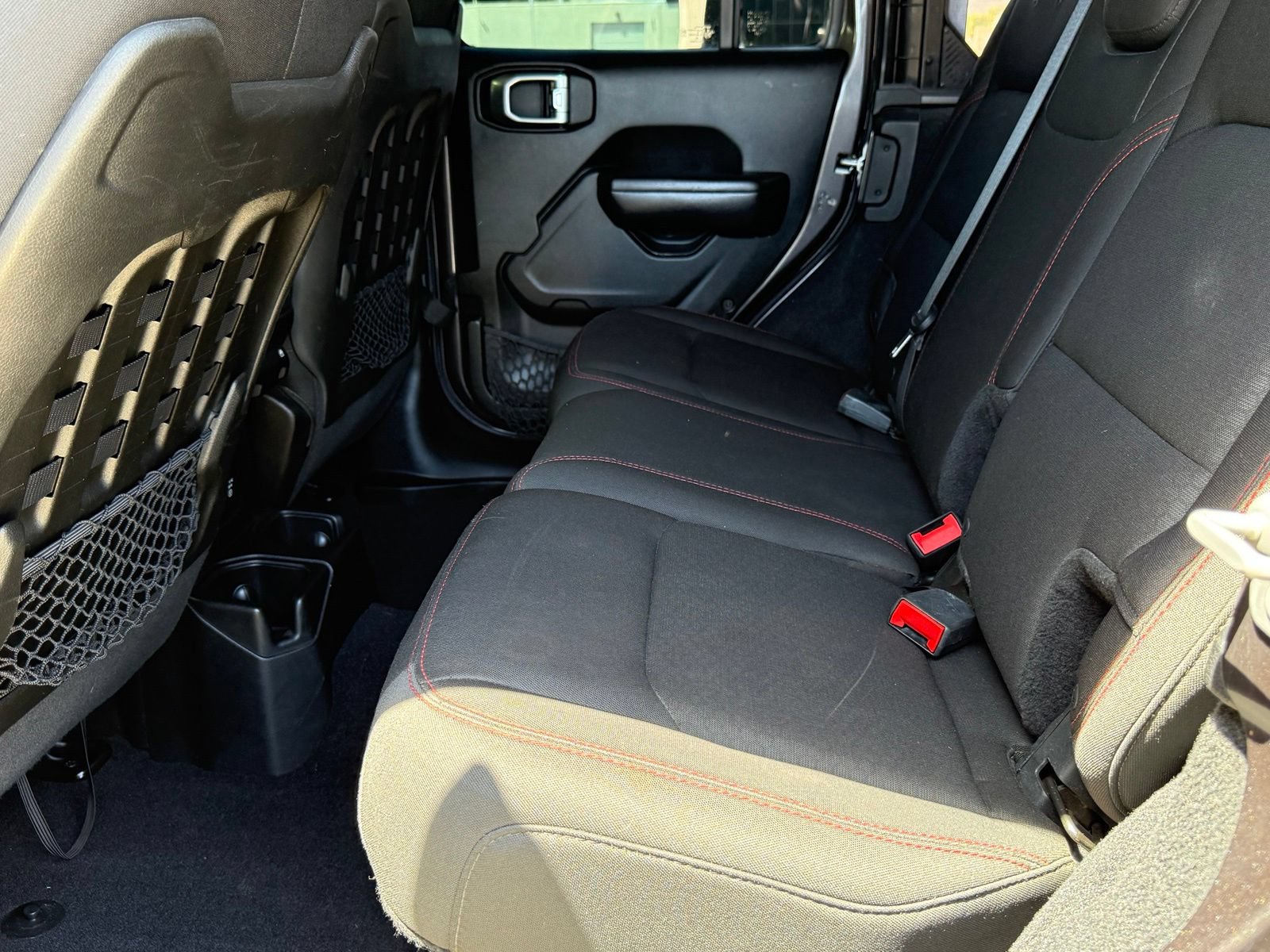 Used 2018 Jeep Wrangler Unlimited Rubicon AWD/4WD image 39
