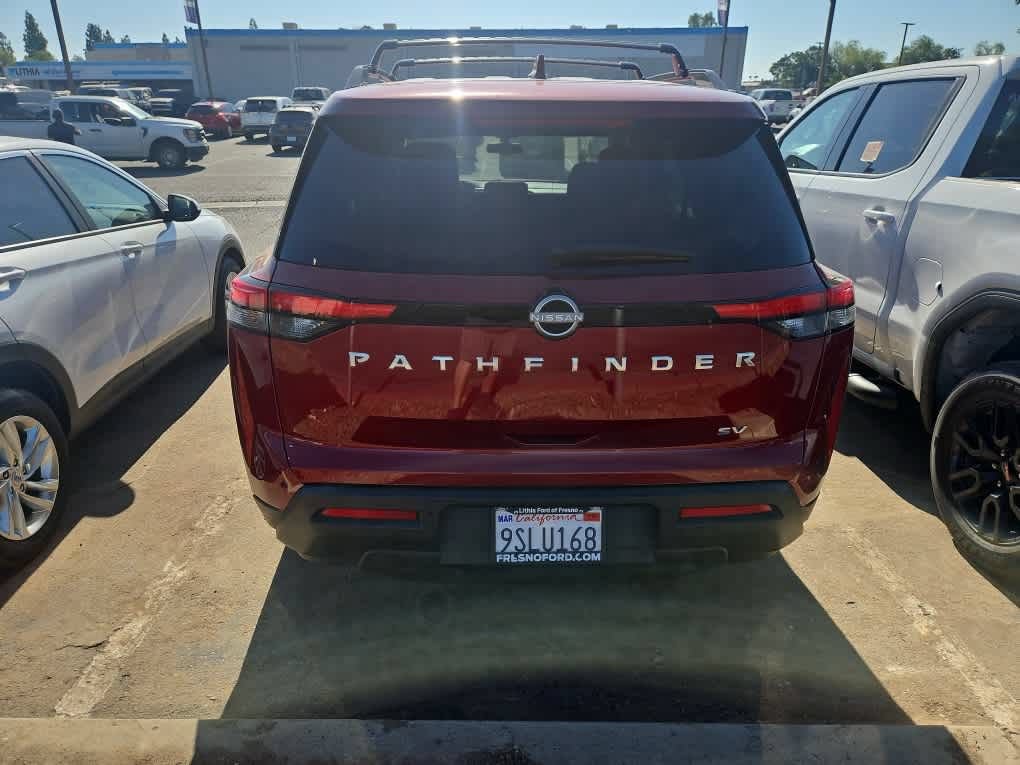 Used 2024 Nissan Pathfinder SV FWD image 7