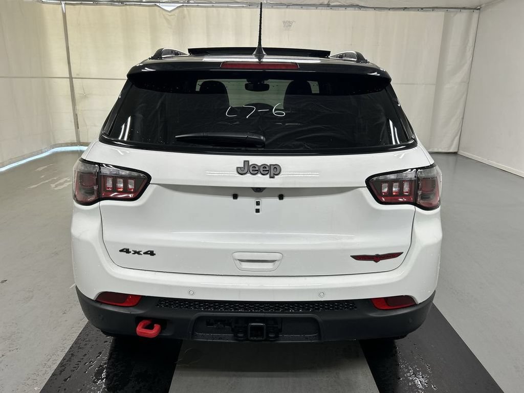 New 2026 Jeep Compass Trailhawk w/ Sun, Sound & Navigation Group AWD/4WD image 9