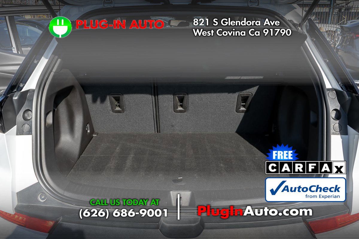 Used 2023 Chevrolet Bolt EUV LT w/ Convenience Package image 12