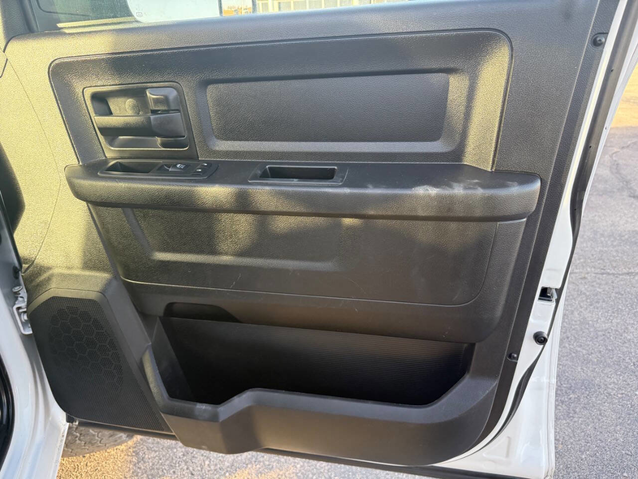 Used 2018 RAM 2500 Tradesman w/ Chrome Appearance Group image 34