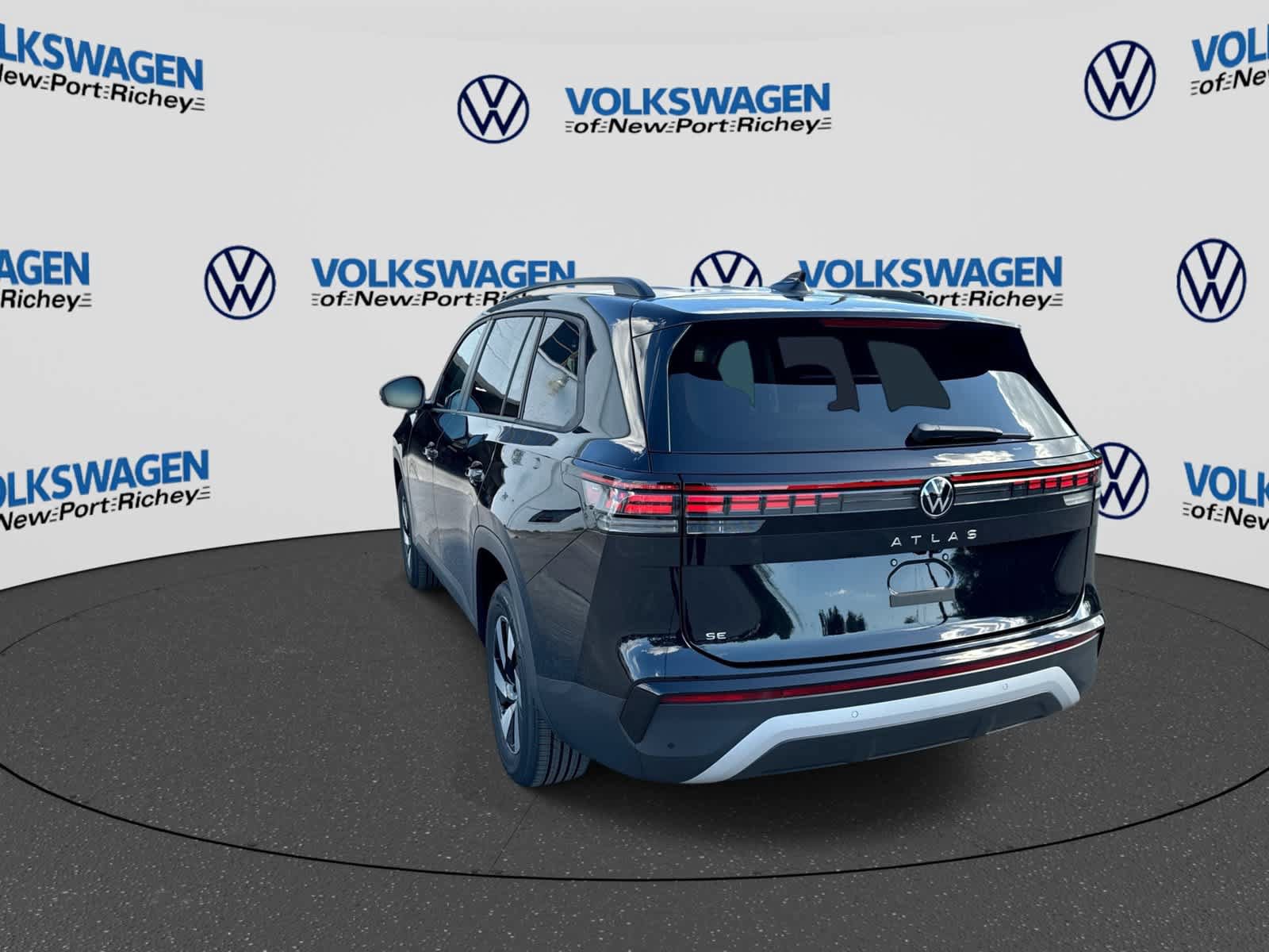 New 2027 Volkswagen Atlas SE FWD image 12