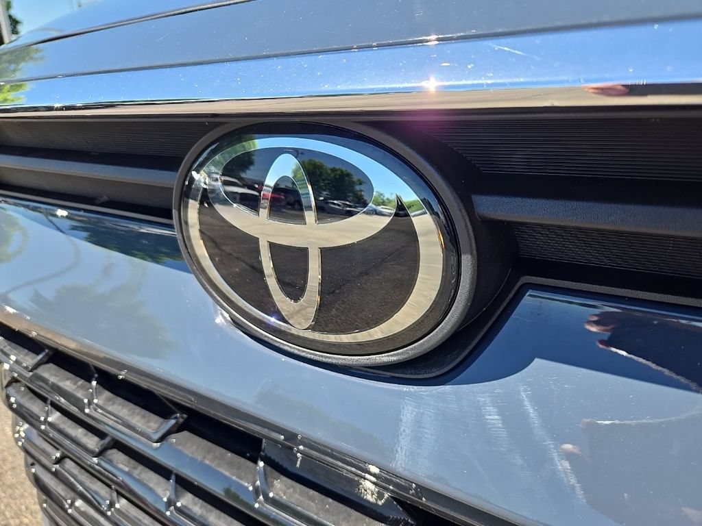 Used 2024 Toyota Grand Highlander AWD image 23