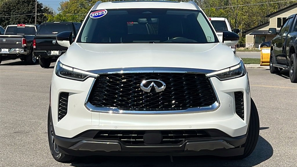 Used 2023 INFINITI QX60 Sensory w/ Vision Package image 3