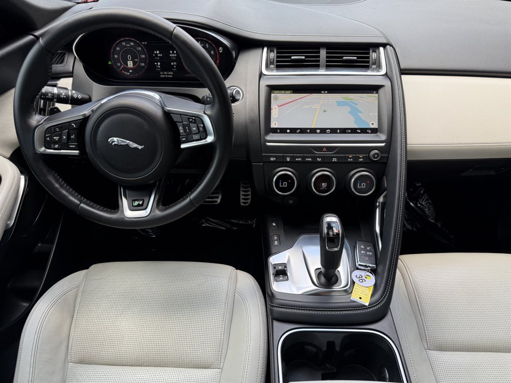 Used 2018 Jaguar E-PACE R-Dynamic SE AWD/4WD image 18