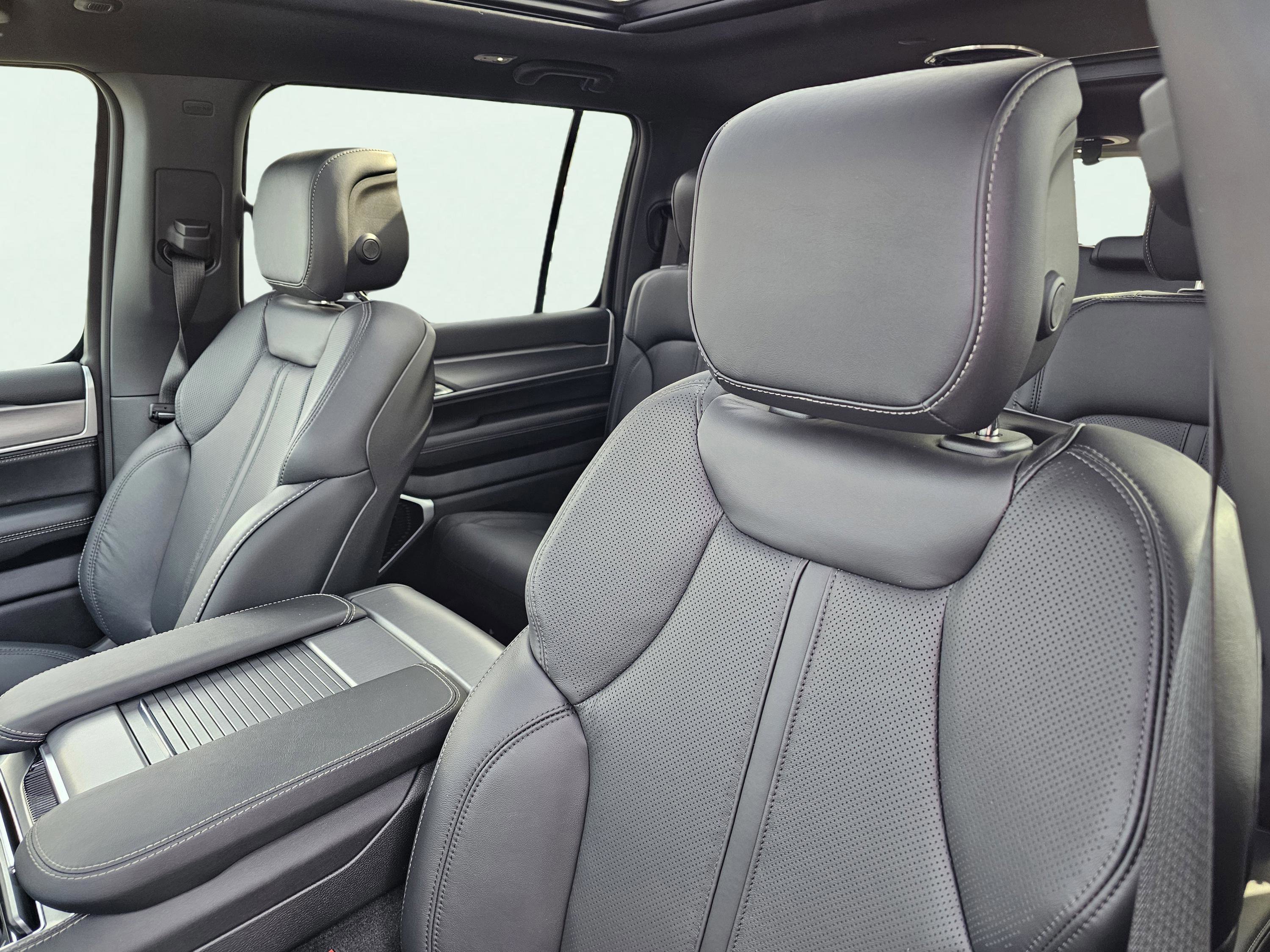 New 2026 Jeep Grand Wagoneer Limited w/ Premium Group II image 18