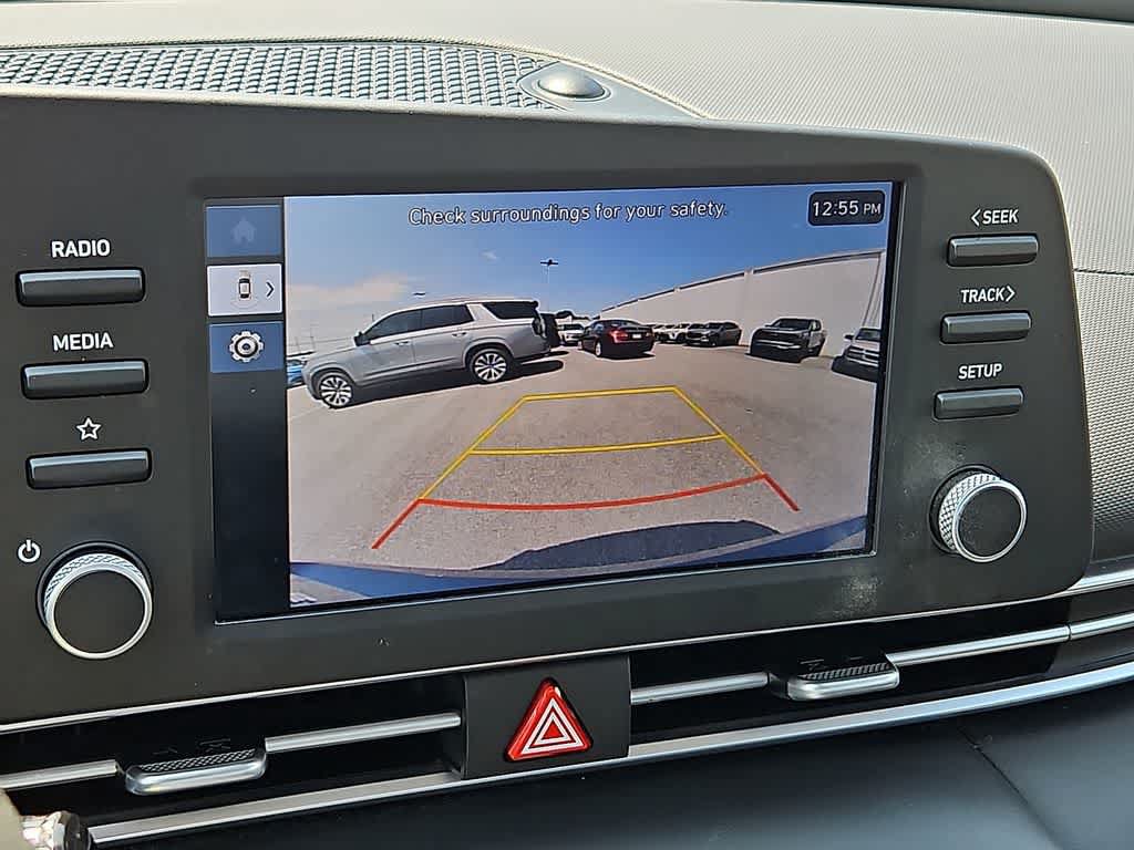 Used 2024 Hyundai Elantra SE FWD image 17