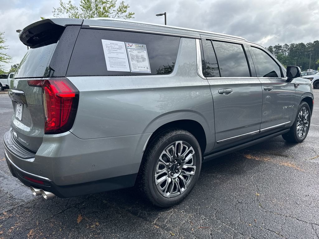 Used 2023 GMC Yukon XL Denali Ultimate AWD/4WD image 5