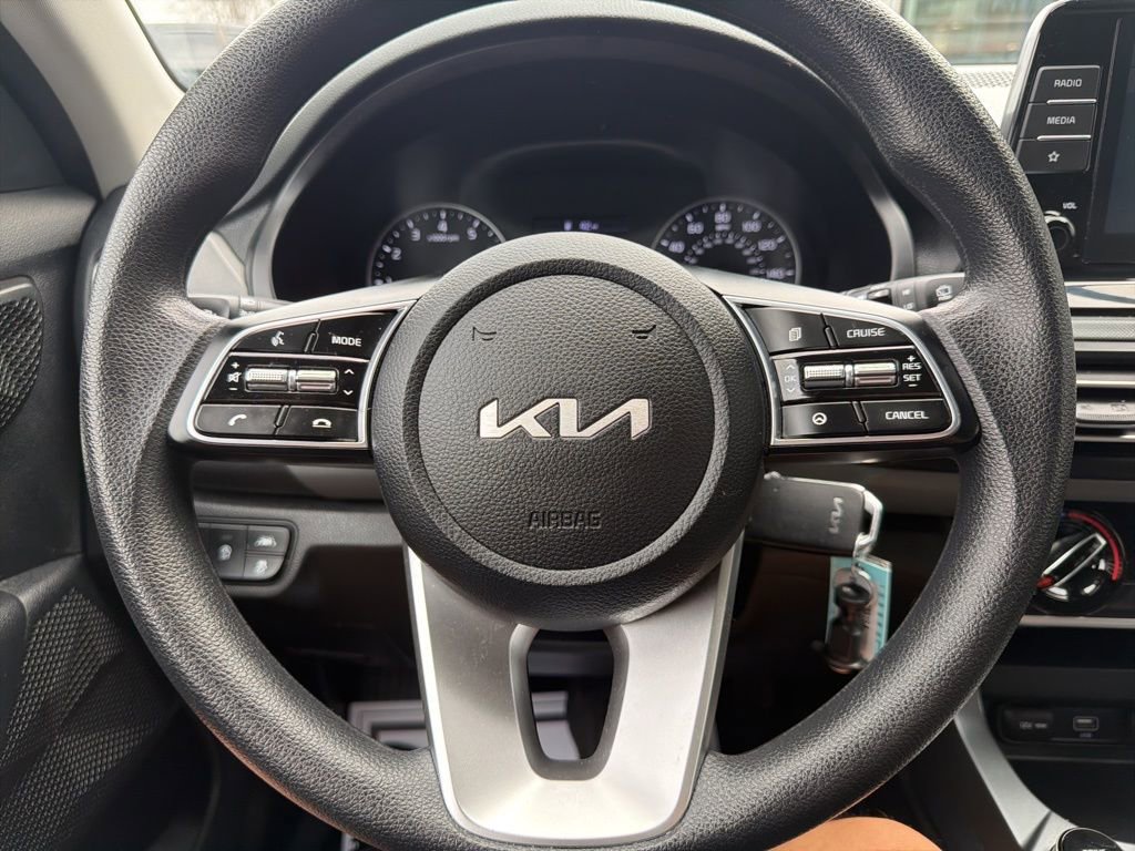 Certified 2022 Kia Seltos LX image 34