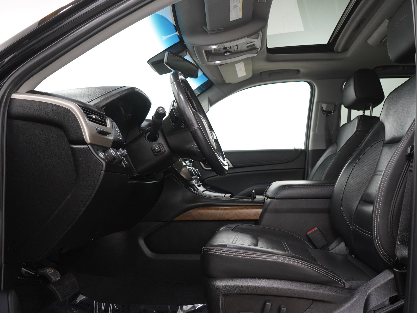 Used 2019 GMC Yukon XL Denali w/ Denali Ultimate Package AWD/4WD image 27
