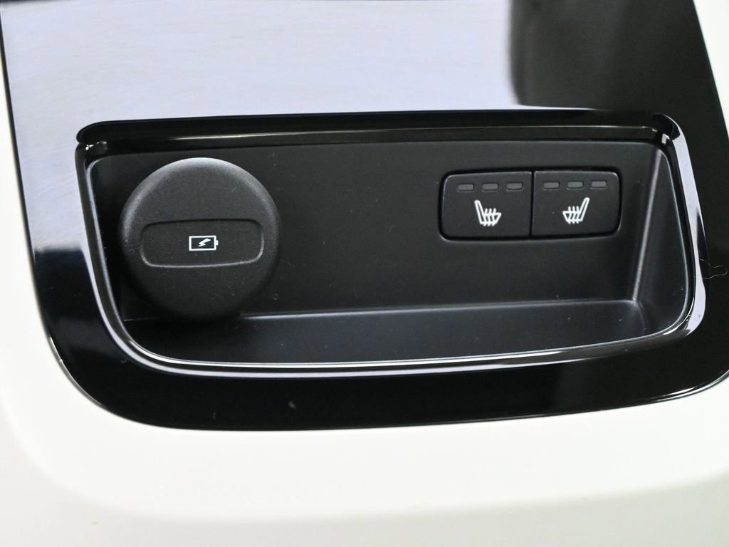 Used 2021 Volvo S60 T8 Inscription w/ Climate Package image 18