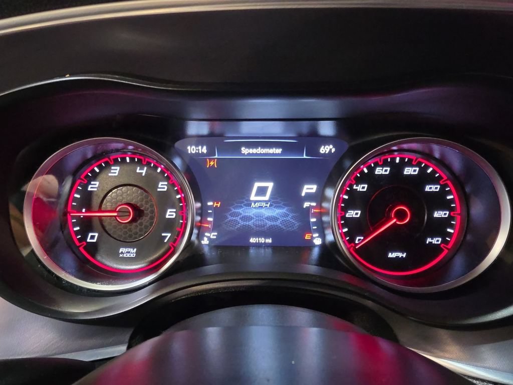 Used 2020 Dodge Charger SXT RWD image 10
