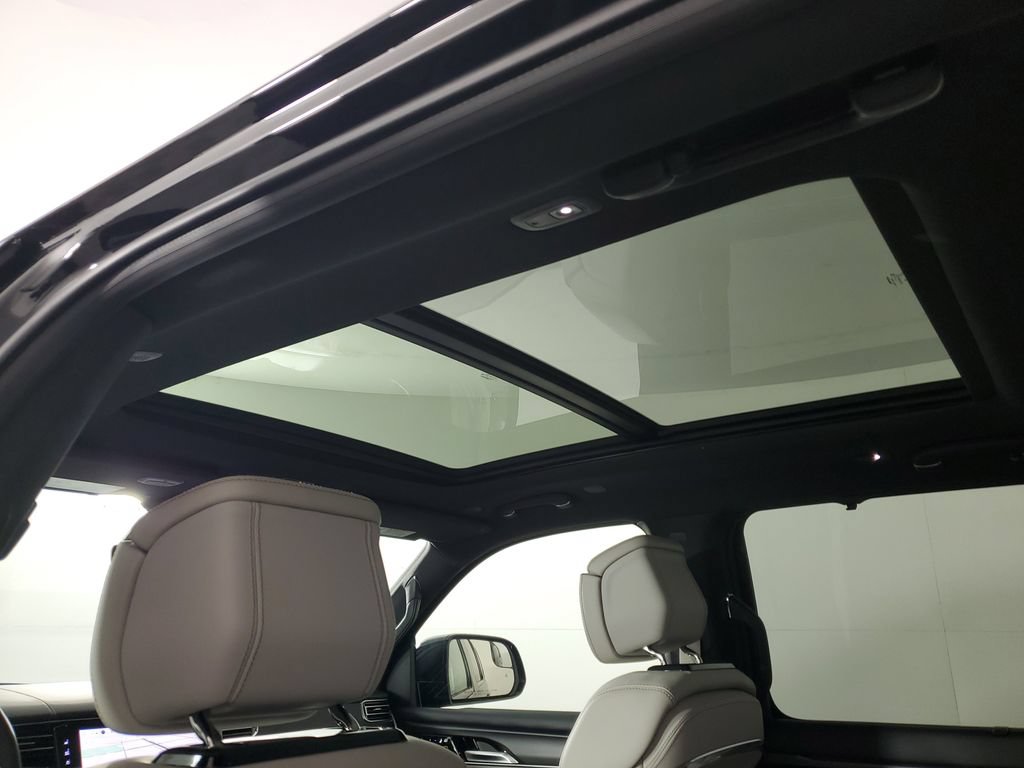 New 2026 Jeep Grand Wagoneer Summit AWD/4WD image 16