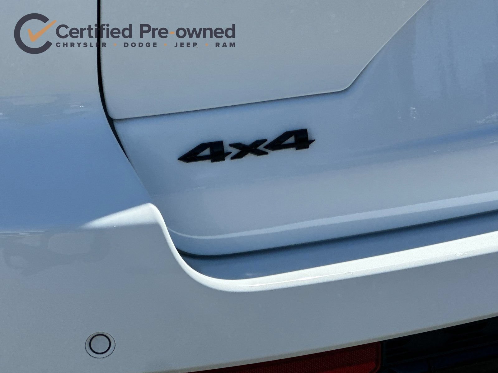 Used 2024 Jeep Grand Cherokee Altitude AWD/4WD image 27