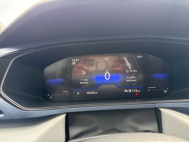 Used 2022 Volkswagen Taos SE w/ Panoramic Sunroof Package FWD image 13