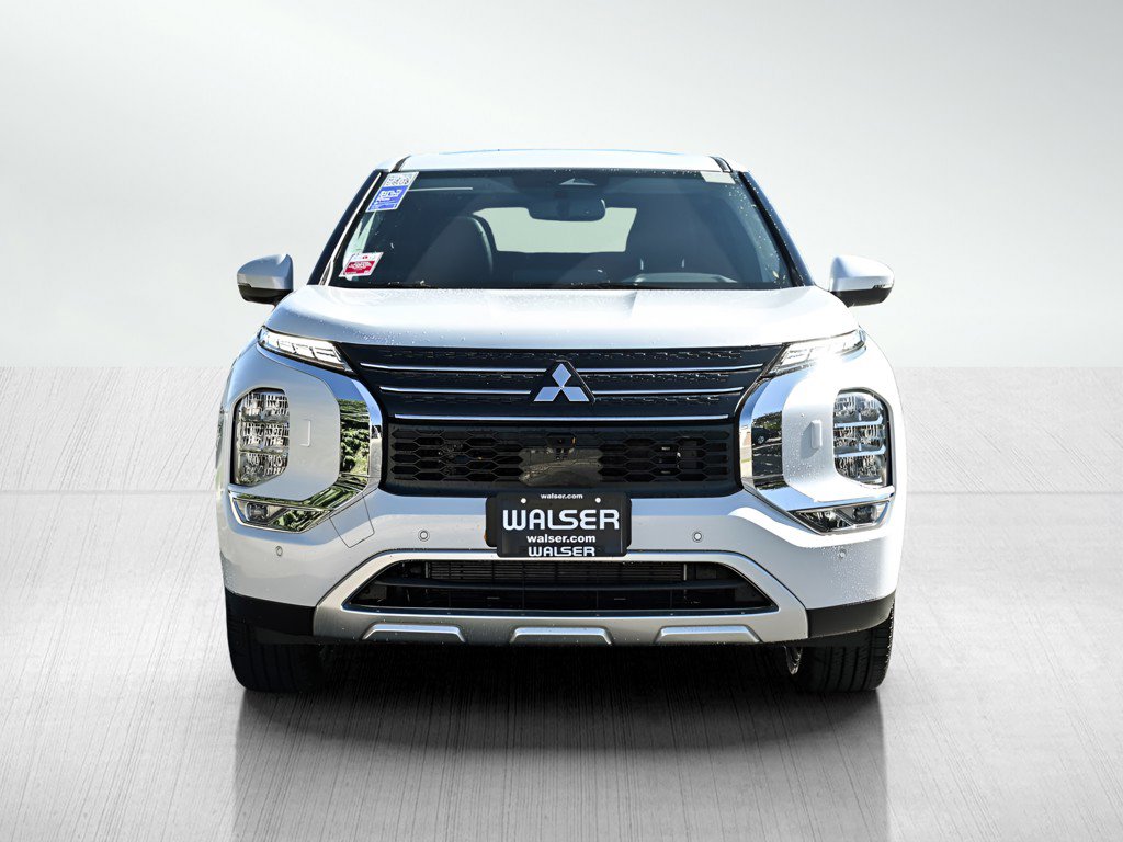 New 2025 Mitsubishi Outlander SE AWD/4WD image 2