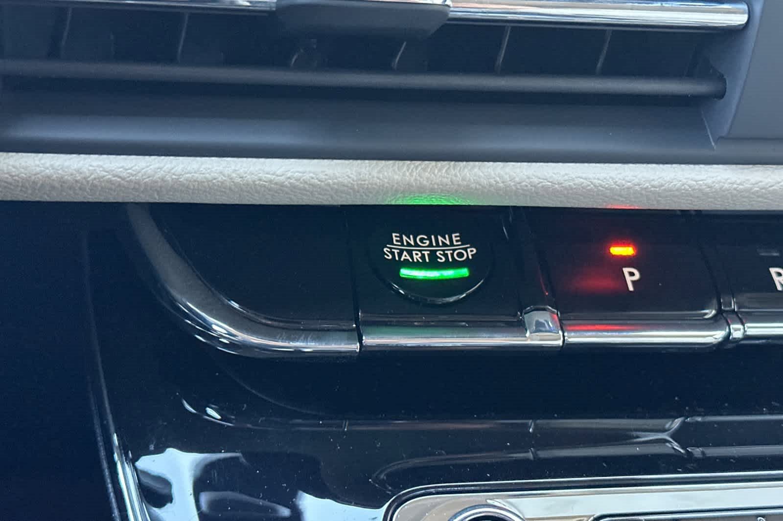 Used 2025 Lincoln Corsair Premiere w/ Equipment Group 101A image 24