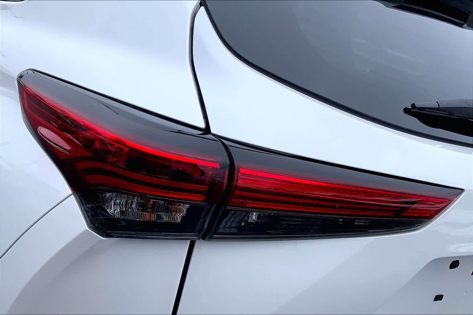 Used 2023 Toyota Highlander Limited AWD/4WD image 26