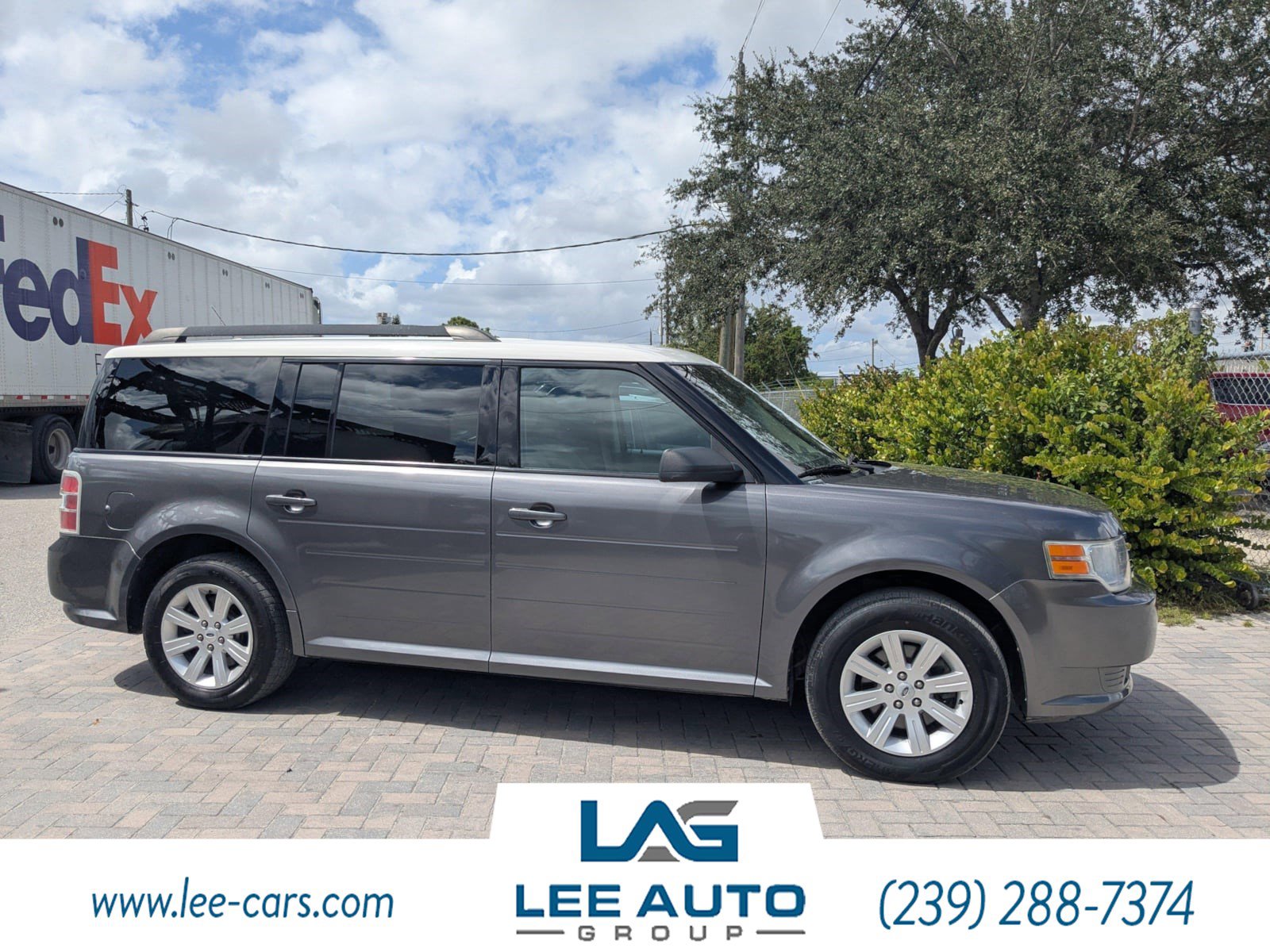 Used 2010 Ford Flex SE image 1