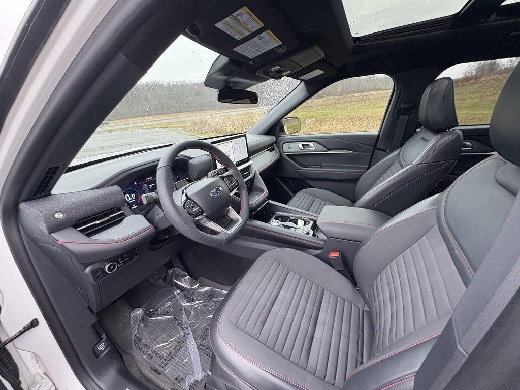 Used 2025 Ford Explorer ST-Line image 37