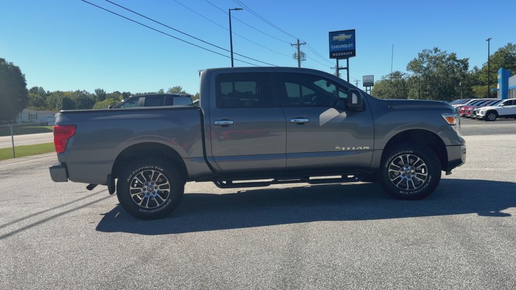 Used 2021 Nissan Titan SV w/ SV Convenience Package AWD/4WD image 9