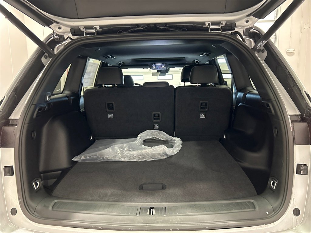 New 2026 Jeep Grand Cherokee Laredo image 32