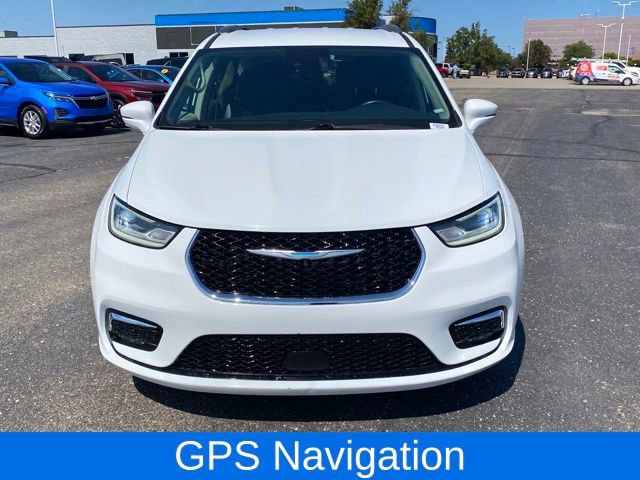 Used 2021 Chrysler Pacifica Touring-L image 2