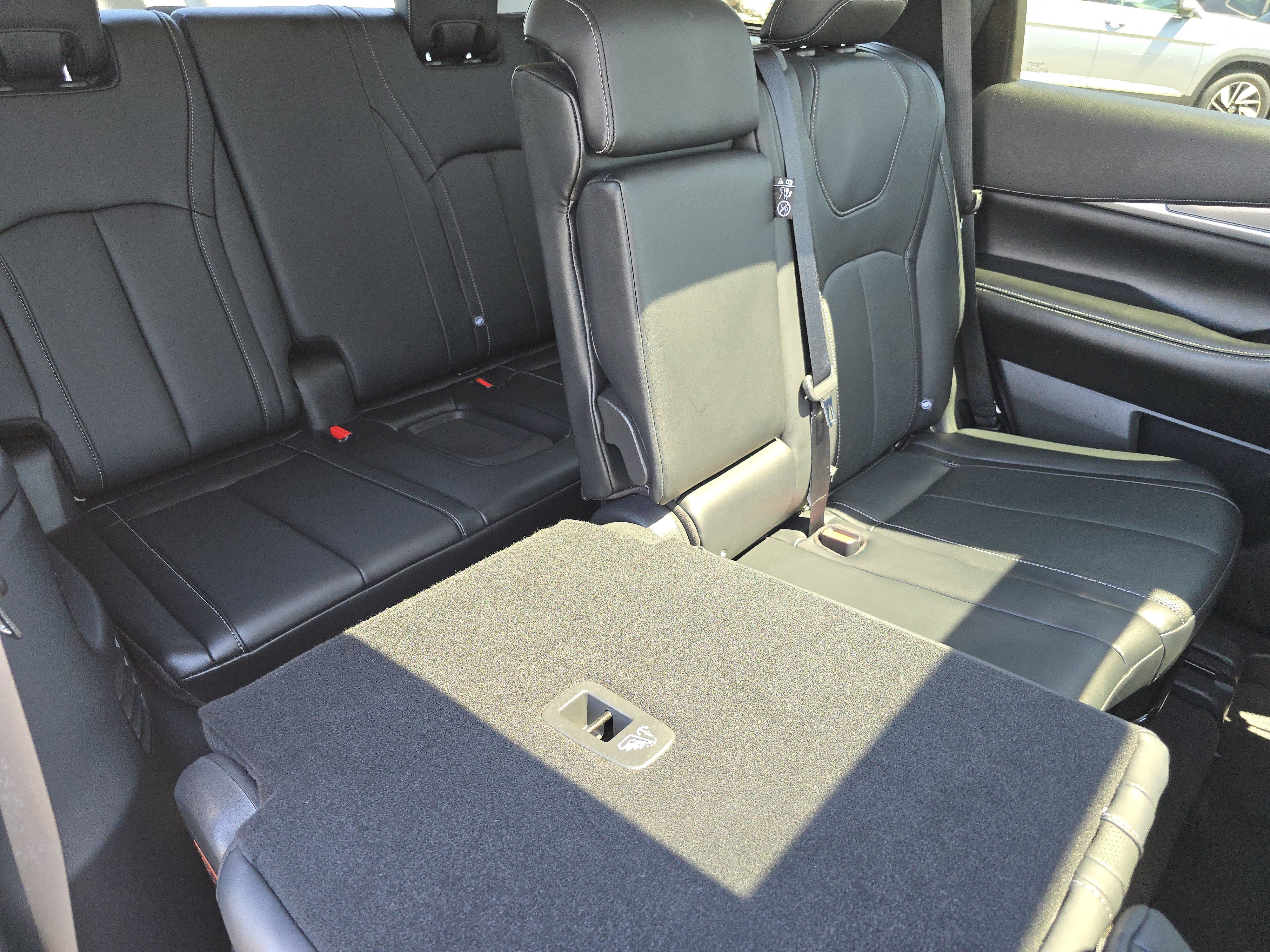 Used 2023 INFINITI QX60 Luxe AWD/4WD image 19