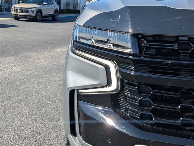 Used 2024 Chevrolet Suburban Z71 w/ Z71 Off-Road Package image 10