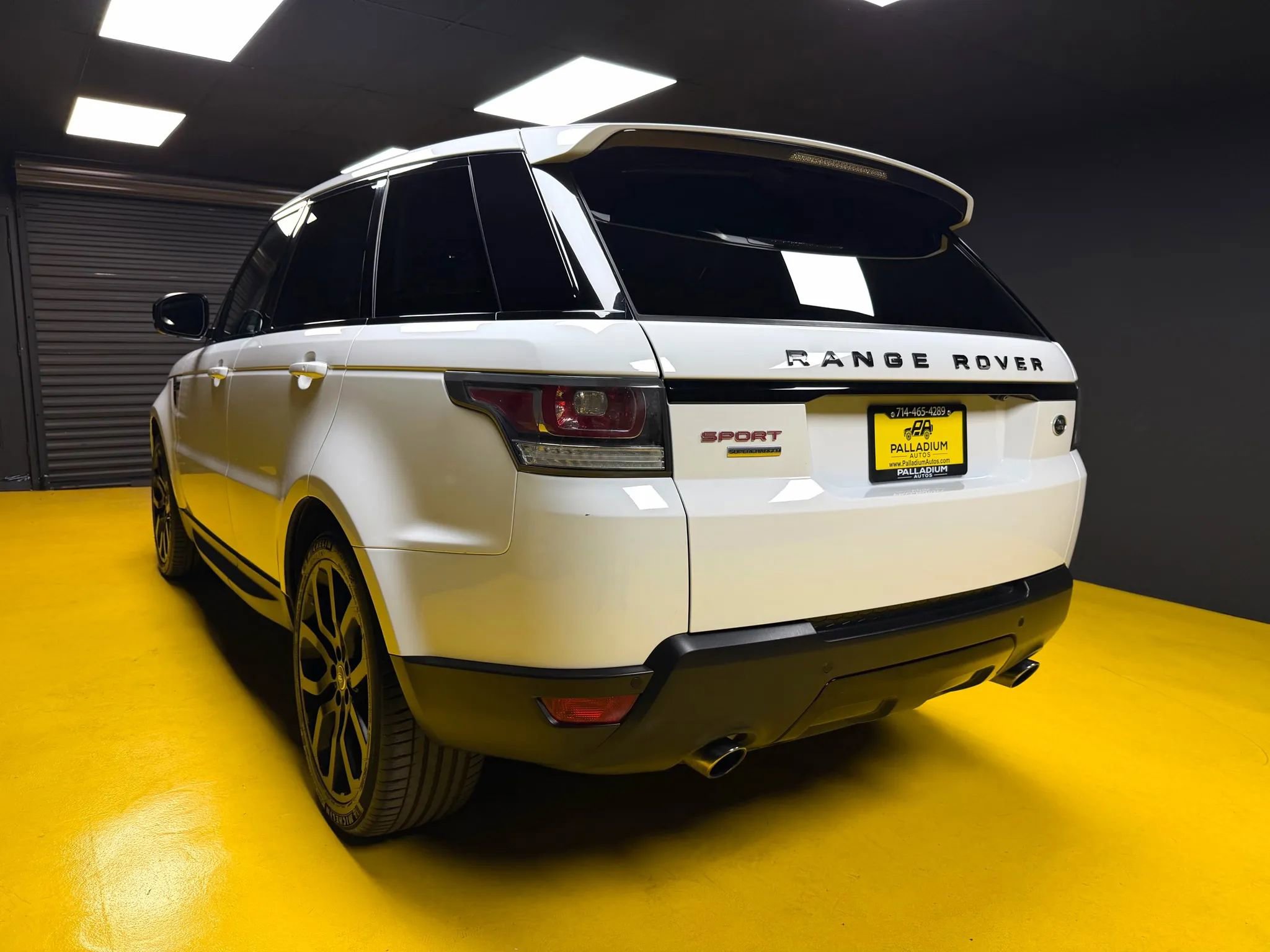 Used 2014 Land Rover Range Rover Sport Supercharged image 6