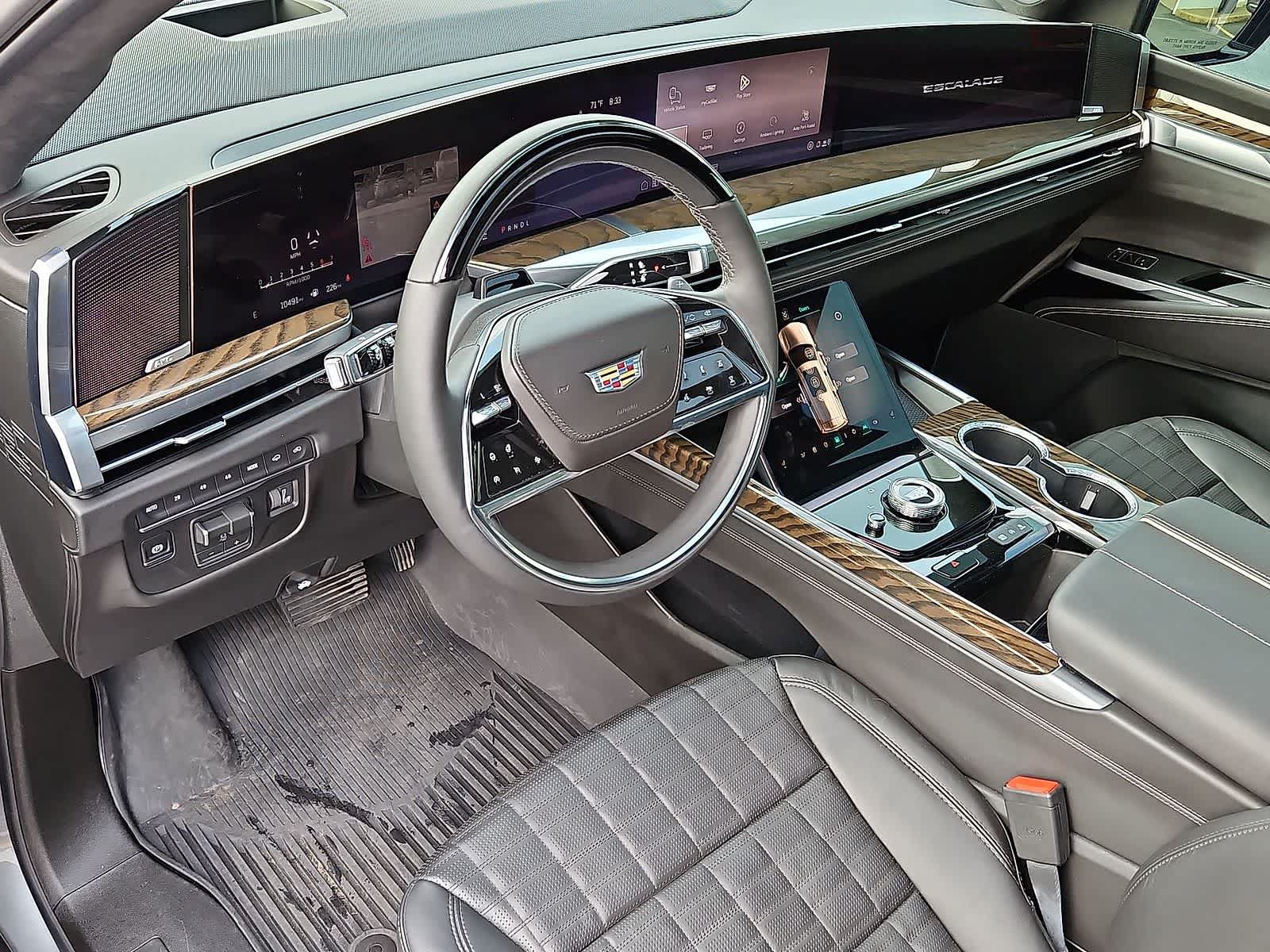Used 2026 Cadillac Escalade Platinum Sport w/ LPO, ONYX Package AWD/4WD image 16