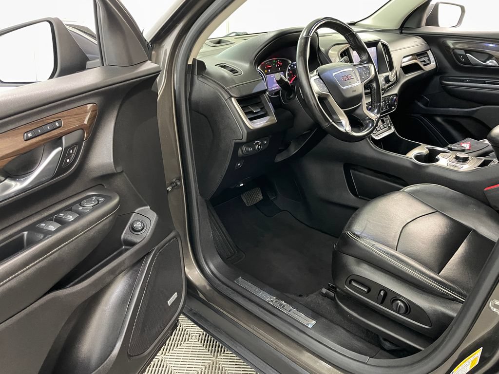 Used 2019 GMC Terrain Denali w/ Advanced Safety Package AWD/4WD image 25