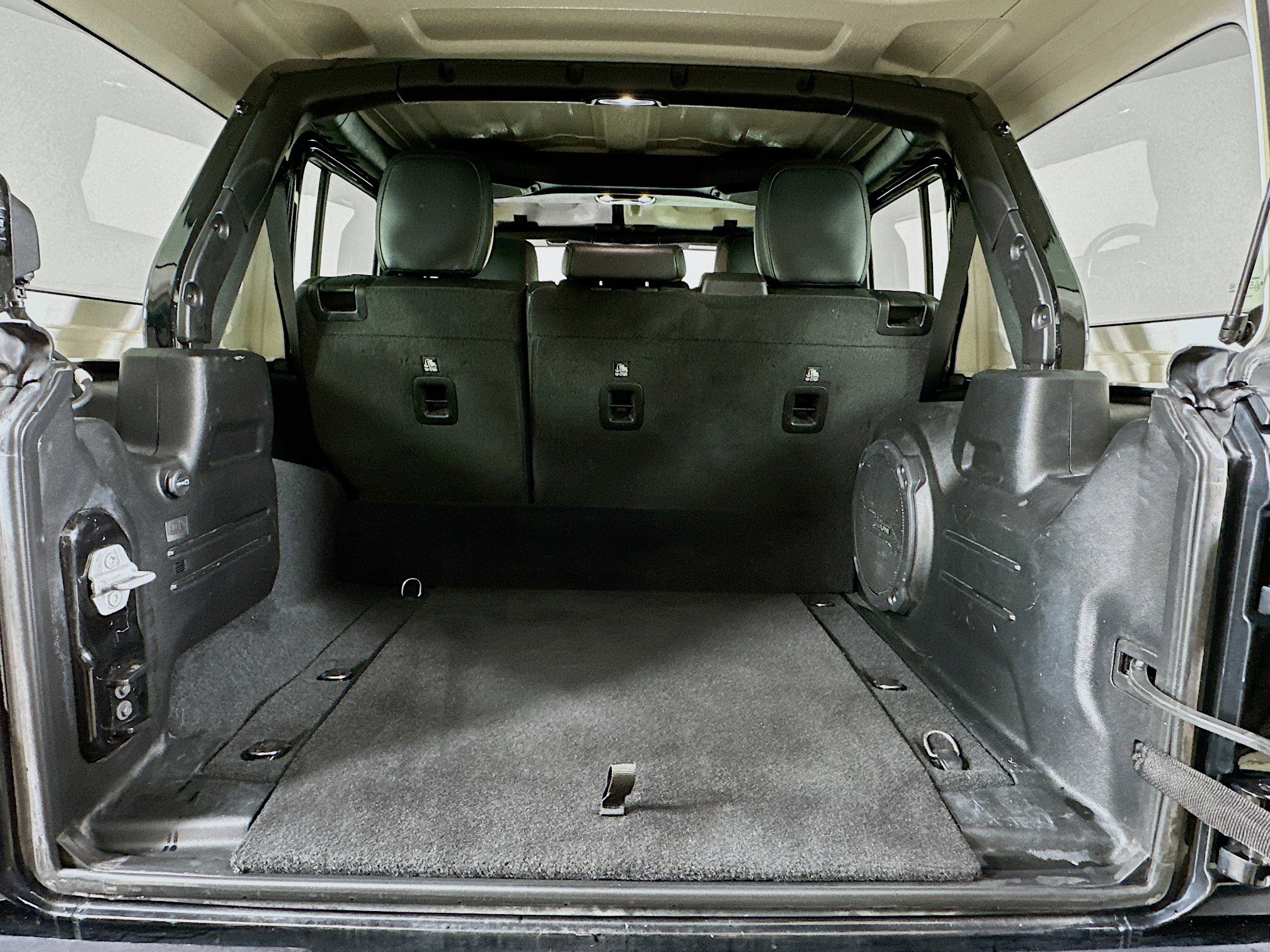 Used 2022 Jeep Wrangler Sahara w/ Cold Weather Group image 29